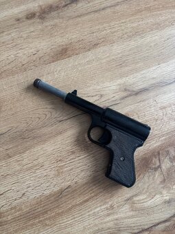 Stará vzduchová pištol - 2