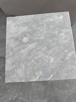 Predám sadu 2konferenčńch stolíkov - 2