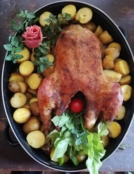 Pečiem prasiatka,kolená,bôčik,plnené morky,kur kač stehná - 2