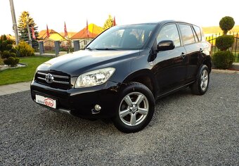 TOYOTA RAV4 2.2 D-4D 100kW- 4x4-UZAVIERKA-DIGIKLIMA-NOVA STK - 2