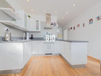 Chrenová - Kompletne zariadený 3 izbový byt - 2