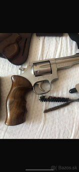Predám revolver - 2