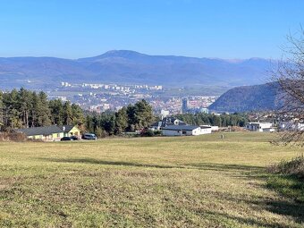 Na predaj pozemok 13793m2 pre developerské projekty - Banská - 2
