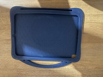 Obal na tablet s motívom vesmíru - 2