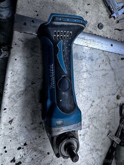 Uhlova bruska makita DGA452 Nahradne diely - 2