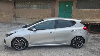 KIA Ceed GT 1.6 T-GDi 150kw, 32000 km - 2