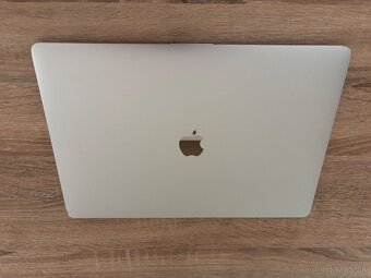 Apple MacBook Pro 15,4" 2018 - 2