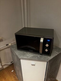 Predám mikrovlnku Samsung – čierno-strieborná - 2