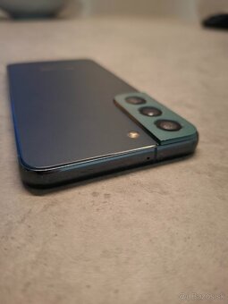 Samsung Galaxy S22 - 2