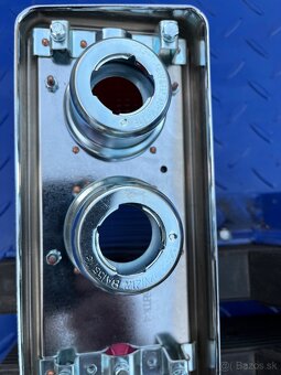 Tatra 613 - svetlá. - 2