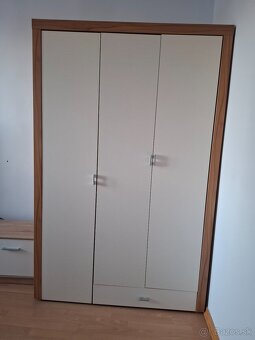 Predám knižnicu - 2