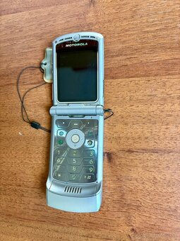Motorola Razr v3 - 2