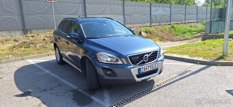 VOLVO XC60 2,4D A/6 136kw - 2