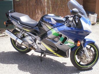 Honda CBR 600 f - 2
