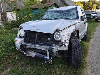 Rozpredam Diely jeep Cherokee kj Liberty 2.8crd - 2