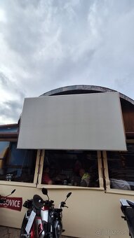 Projekčne plátno - 2