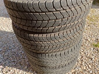 Predam 4ks pneu 215/65/r16C zimne Semperit - 2