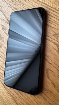 Iphone 11 128Gb ciernej farby - 2