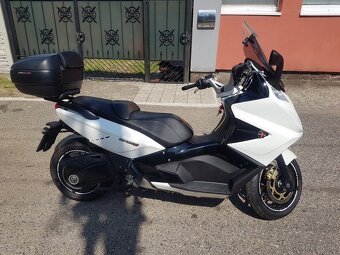 Predam skuter Gileru GP 800 - 2