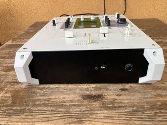 Dvoukanálový DJ mixážní pult Korg KM 202 - 2
