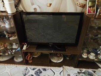 Predam LG TV 107 cm - 2