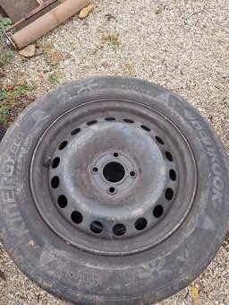 Predám na pneu 195/65R15 - 2