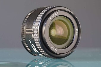 Objektiv na NIKON AF Nikkor 24 mm f/2.8D - 2