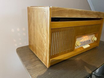 Repasovane staré rádio - 2
