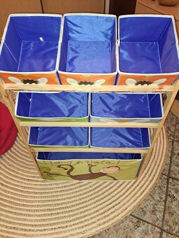 policka na hracky / ulozny priestor - 2