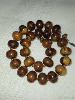 STAROŽITNÝ BAKELITOVÝ NÁHRDELNÍK - 2