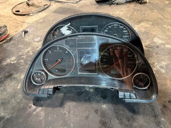 Budíky Audi A4 3.0TDI B7 - 2