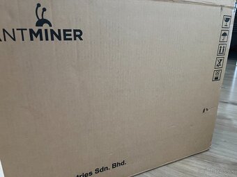 Nový Bitmain S19 - 2