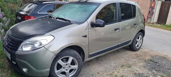 Dacia sandero 2009 - 2