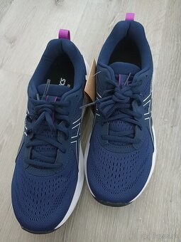 Botasky Asics AmpliFoam + - 2