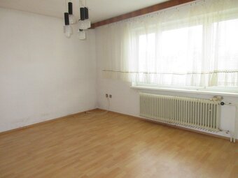 Na predaj 5 izbový dom + garáž, 929 m2 pozemok, Myjava. - 2