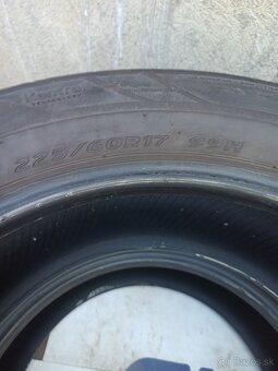 225/60 R17 - 2