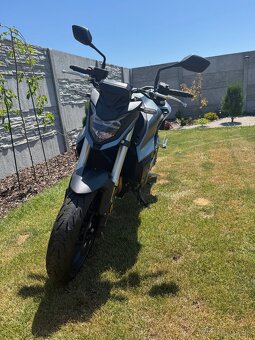 Honda CB750 Hornet 7/24 - 2