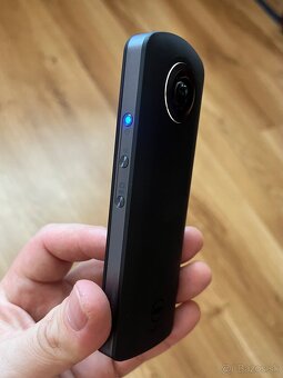 Ricoh Theta S 360 ° kamera a fotoaparát - 2