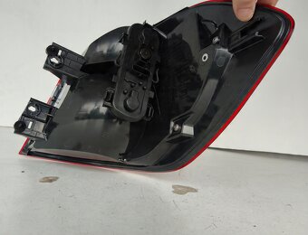 BMW 2 F45 lift 2018- ľavé zadné svetlo LED - 2