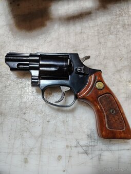 Revolver Taurus model 85 - 2