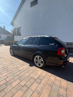 Škoda Octavia Combi 2.0 TDI CR DPF RS DSG - 2
