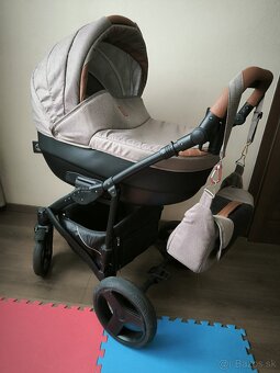 Predám kočík,autosedačku a veľa doplnkov a oblečenia - 2