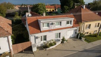 🏡 Na predaj výnimočný 8-izbový rodinný dom v Lozorne - 2