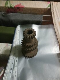 Stromček prevodovky,predlohovy hriadel - 2