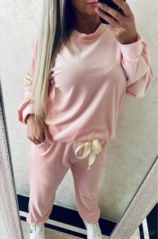 Damska talianska velurova suprava babypink - 2