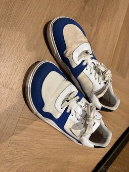 Be Lenka Barebarics - 2