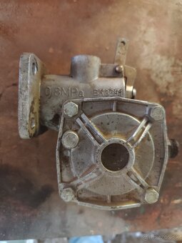 Rozvádzač prívesu/ brzdic ČSSR výroba , nie repas - 2