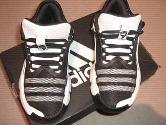 ADIDAS vel. Uk-3 1/2 - 2