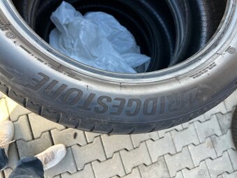 Bridgestone 235/50R19 letne - 2