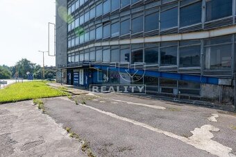 NOVÁ CENA Na predaj podnikateľský priestor v centre... - 2